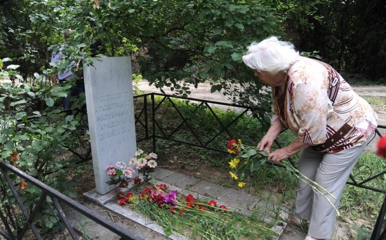 Правила поведения на кладбище
